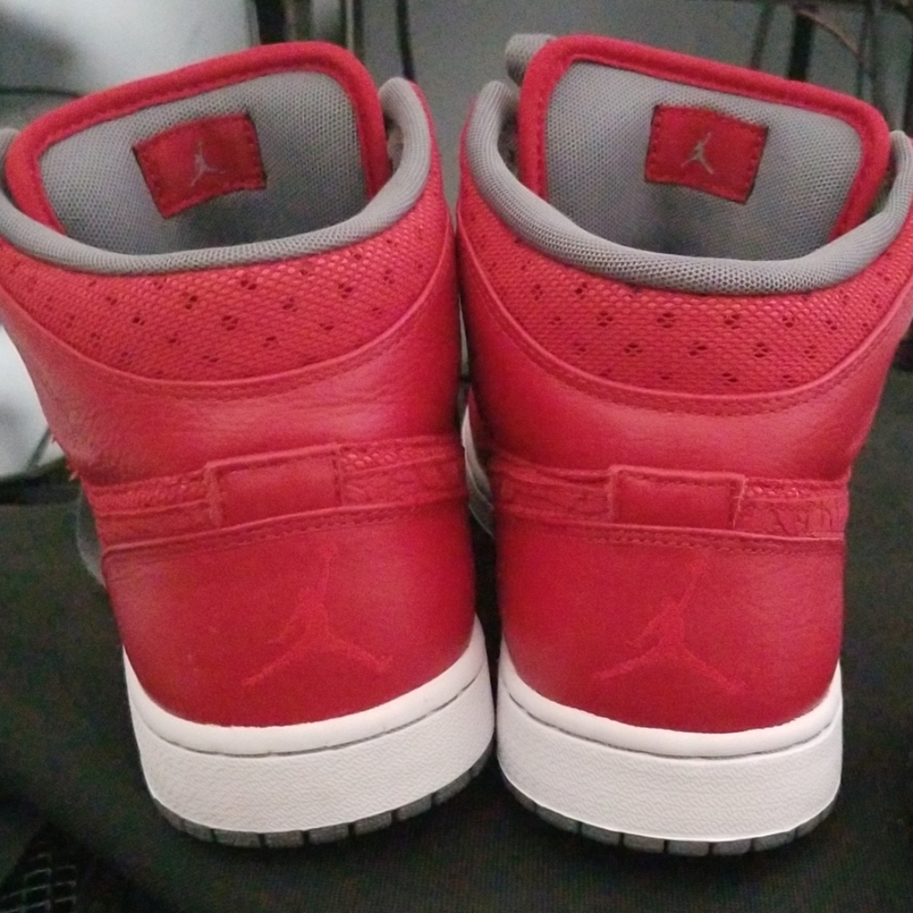 Sneakers - Picture 4 of 4